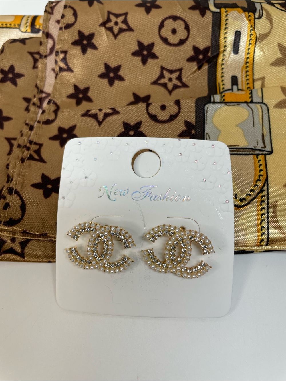 Fashion Gold Crystal Interlocking Stud Earrings NWT